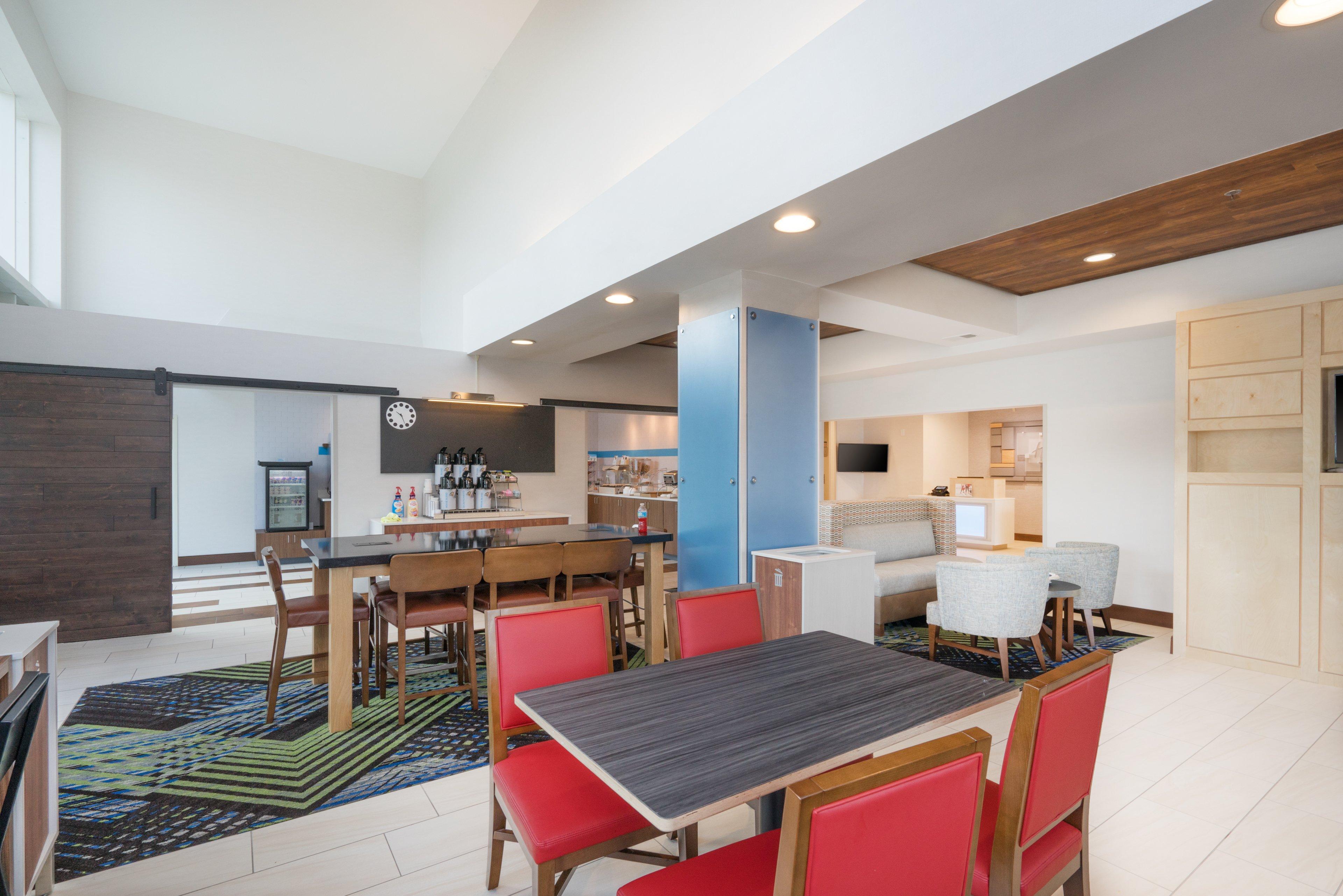 Holiday Inn Express Hotel & Suites Frankfort By Ihg Esterno foto
