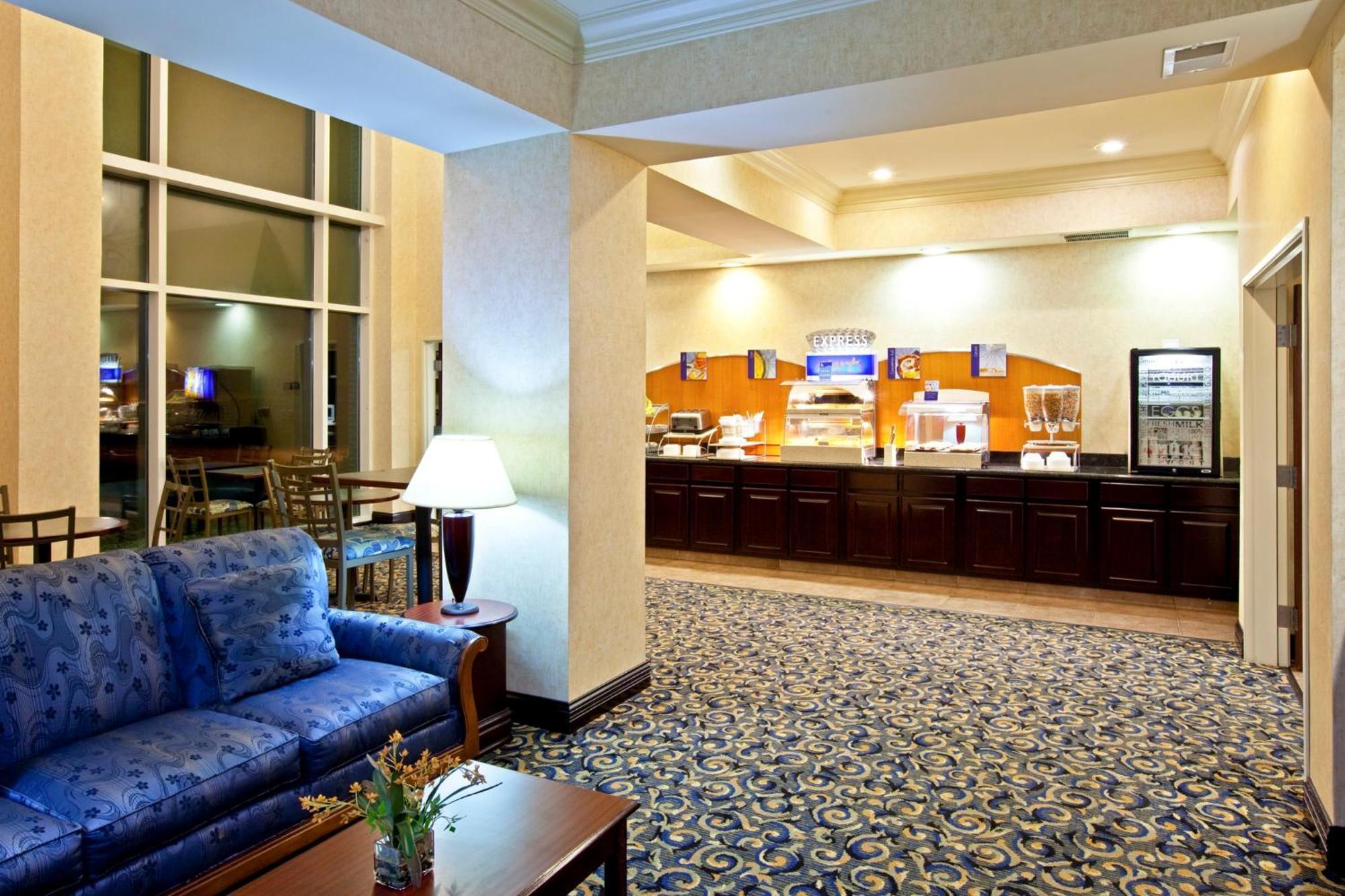 Holiday Inn Express Hotel & Suites Frankfort By Ihg Esterno foto